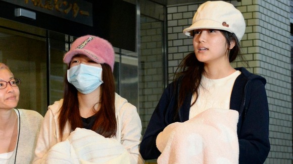 Setelah Insiden Penusukan, Polisi Sarankan AKB48 Hentikan Acara Handshake