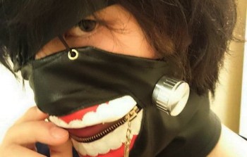 Ulang Tahunnya Sama, Seorang Pemeran Kamen Rider Cosplay Menjadi Ayato Kirishima Dari Tokyo Ghoul