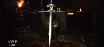 Simak Bagaimana MAN AT ARMS Membuat Replika Salah Satu Pedang Paling Ikonik di Anime, Excalibur